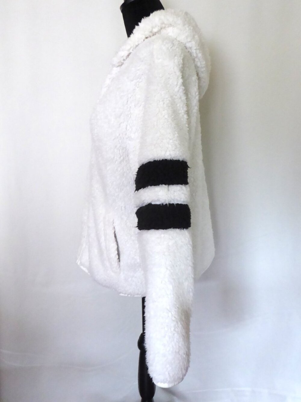 AMERICAN SO SOFTEST SHERPA LONG SLEEVE HOODED FULL ZIP JACKET WHITE BLACK LARGE - Picture 7 of 15